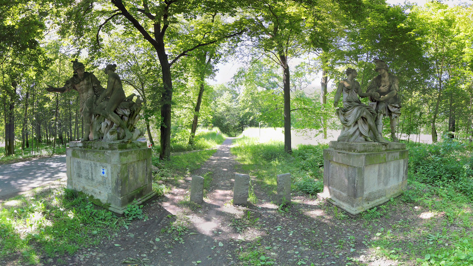 Eingangsportal zum Kühnauer Park im Dessau-Wörlitzer Gartenreich