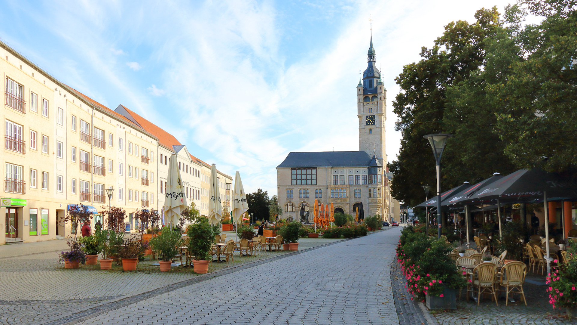 Der Marktplatz in Dessau | Zerbster Straße mit Rathaus
